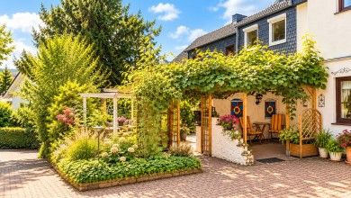 Villa Gast Salmagundi – Gruppenferienwohnung am Mittelrhein für 14 Erwachsene + 2 Kinder
