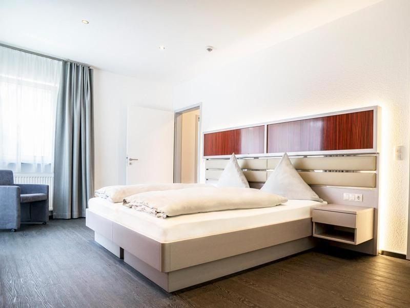 Hennedamm Hotel