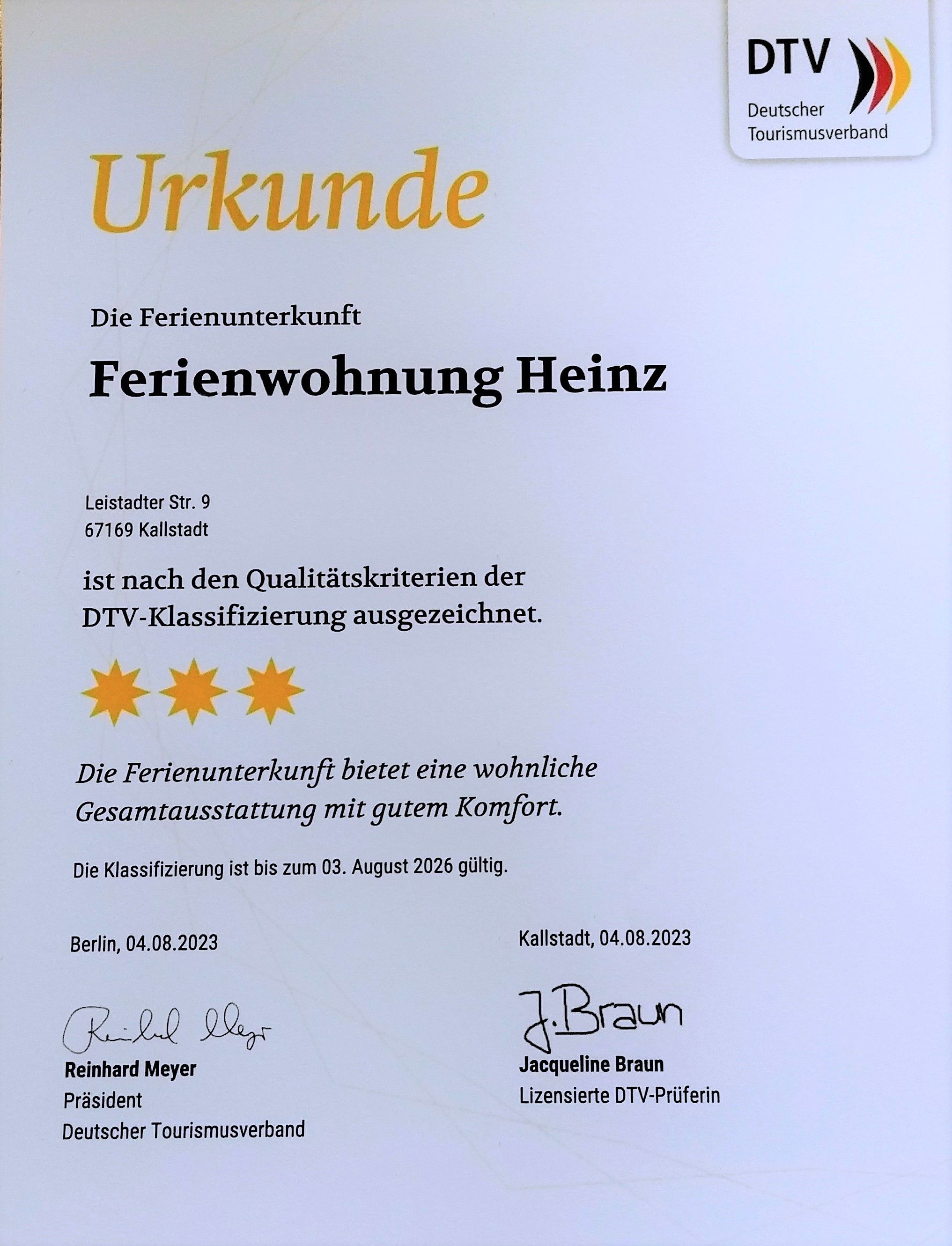 Renovierte, große 3-Sterne Ferienwohnung (DTV-Klassifizierung) im Winzerhaus, mit Blick in Natur und Weinberge, für 2 - 4 Personen geeignet.