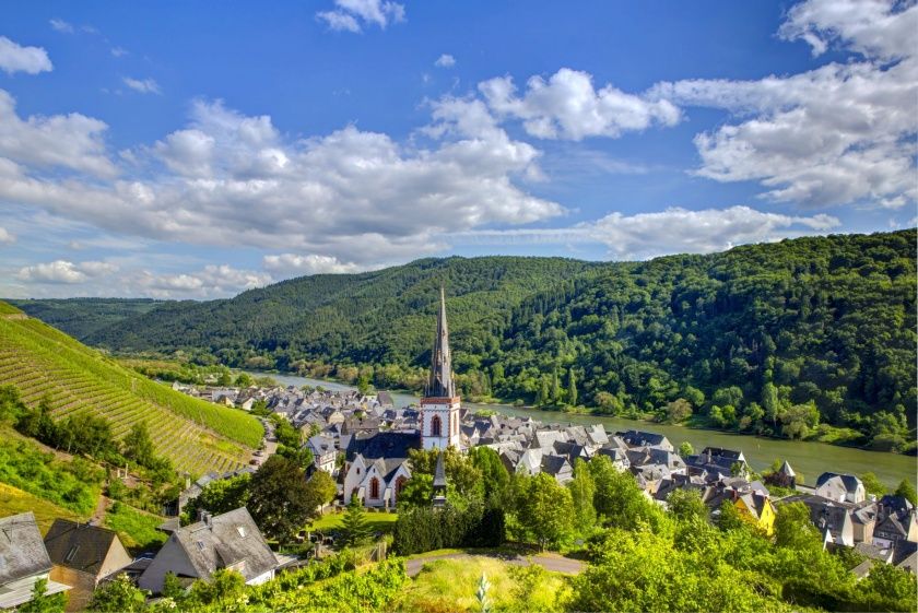 Wein- und Heimatfest in Ediger Wein- und Heimatfest in Ediger